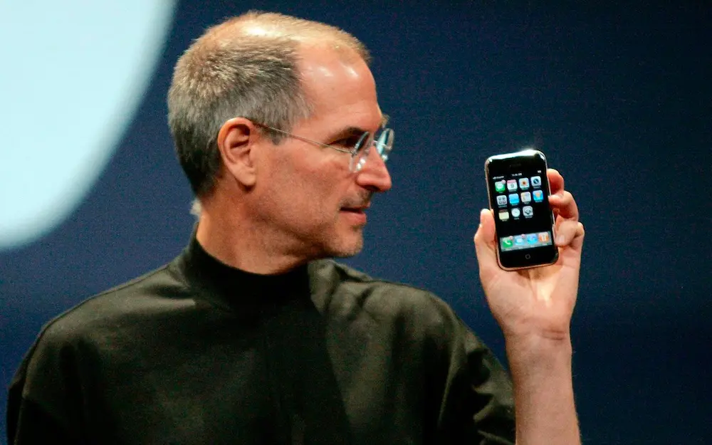 Chart: the hardware wave led by Apple and Google